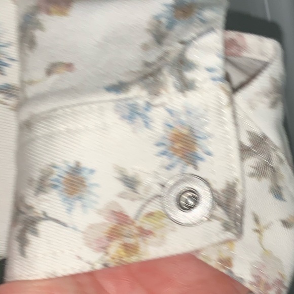 CeCe Denim White Duchess Floral Denim Jacket - Picture 4 of 12